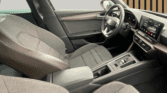 Intérieur Seat Leon Xcellence grise – tableau de bord et sièges avant d’un véhicule hybride d'occasion à Perpignan / voiture occasion Perpignan